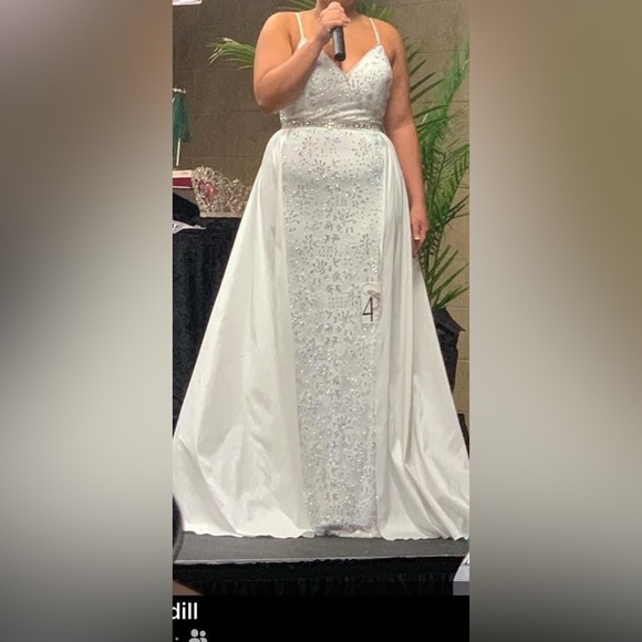 Prom Dress - Picture 2 of 6